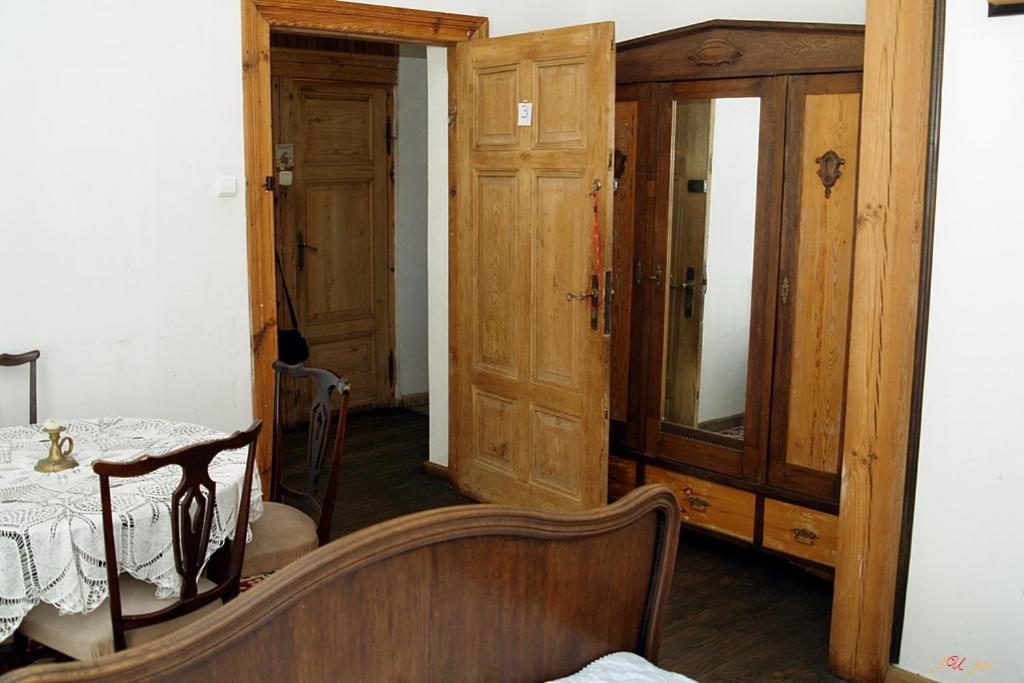 ホテル Cichy Dwor Manowo エクステリア 写真