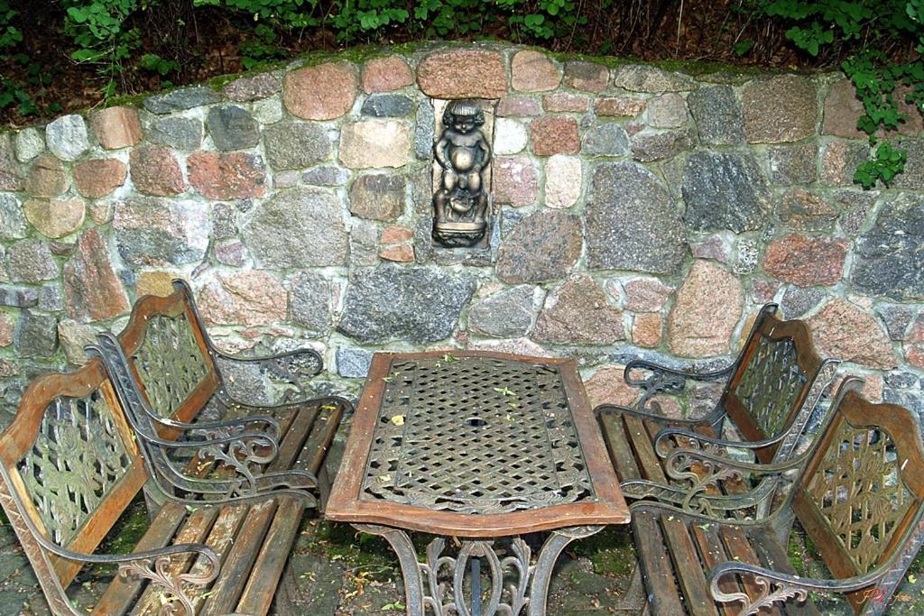 ホテル Cichy Dwor Manowo エクステリア 写真