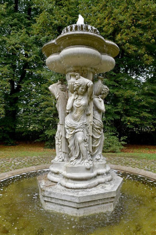 ホテル Cichy Dwor Manowo エクステリア 写真